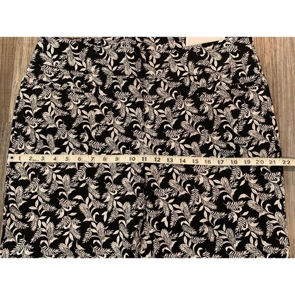 Christopher & Banks Signature Slimming Black & White Tropical Print Crop Pants S - Picture 9 of 12